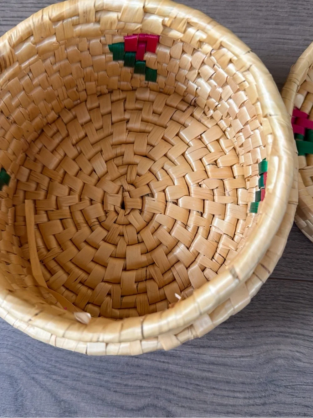 Woven Straw Decorative Storage Basket with Red and Green Accents 6x4 Lidded